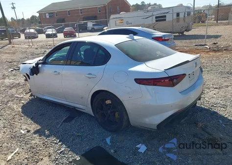 2018 Alfa Romeo Giulia Quadrifoglio Rwd z USA, uszkodzony, nr VIN ZARFAEAV8J7577341